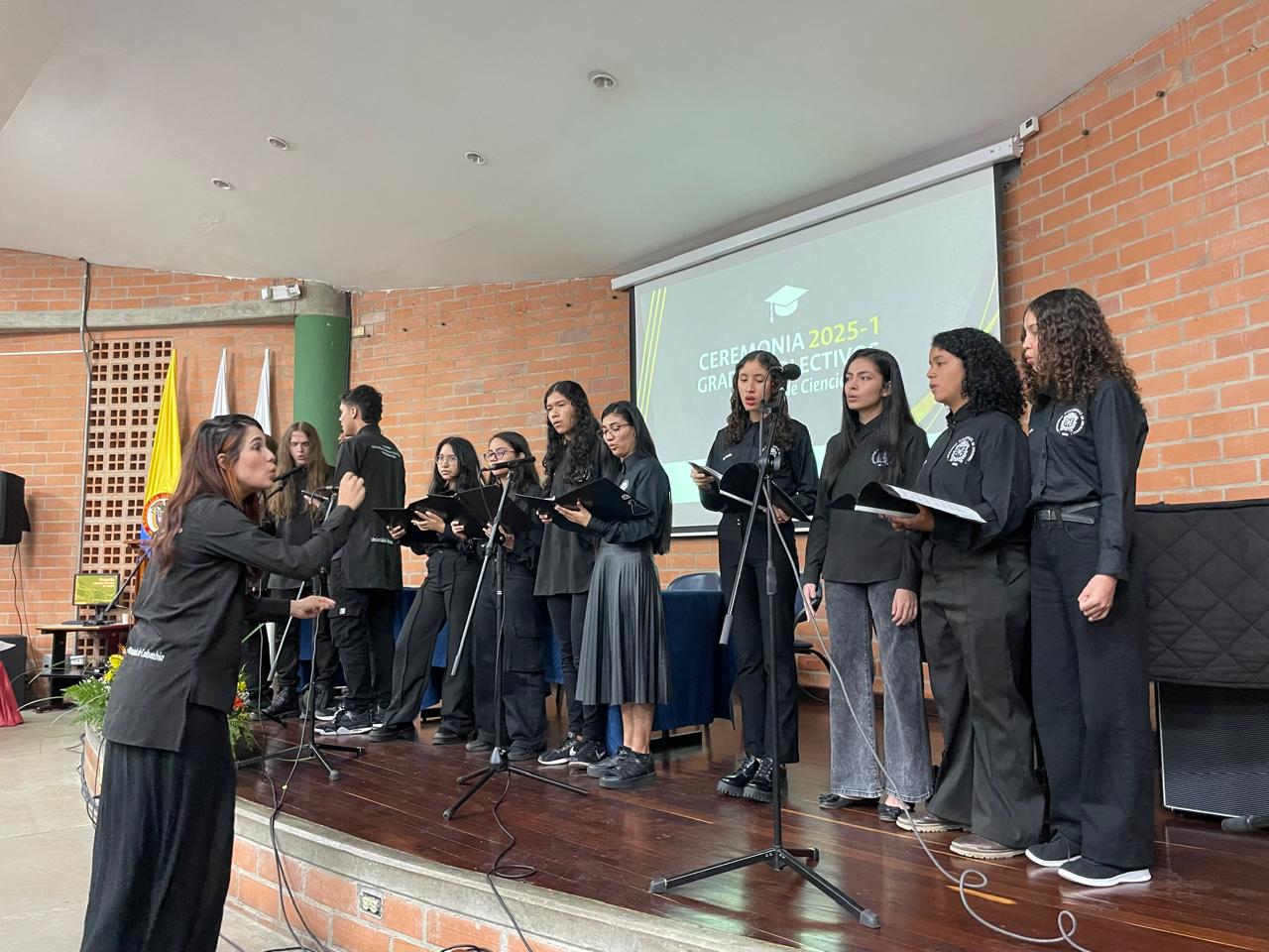 CoroUNALGradosCiencias 20250605 5